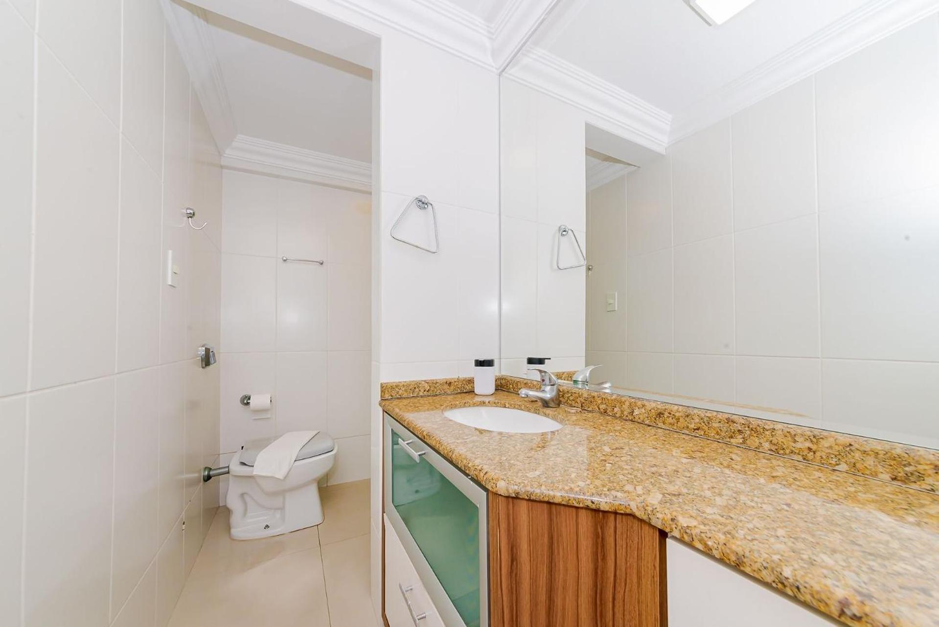Apto Amplo 1Suite Mais 2Quartos - Quadra Mar 50M Da Praia - Somente Familiares Balneário Camboriú Esterno foto