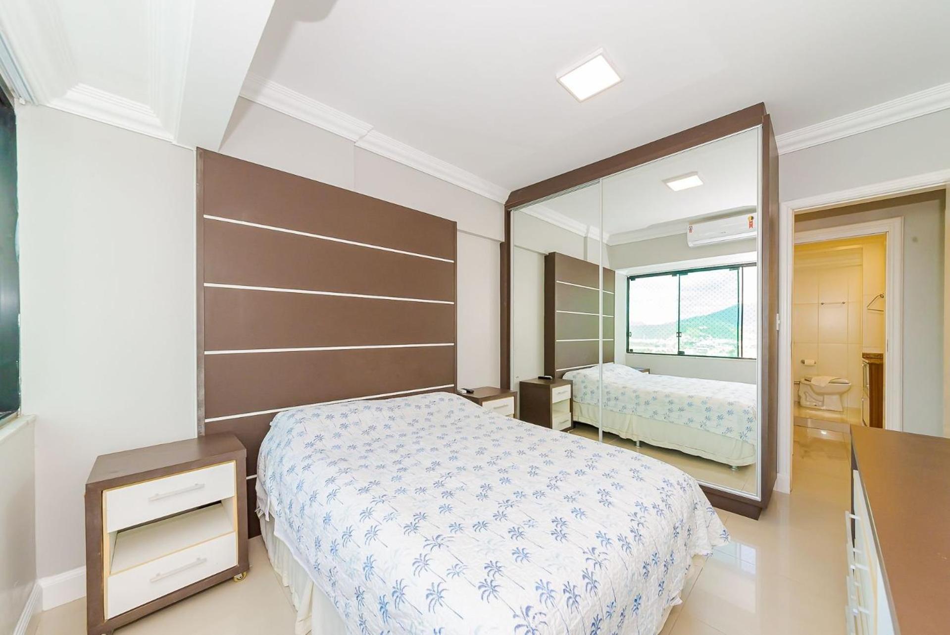 Apto Amplo 1Suite Mais 2Quartos - Quadra Mar 50M Da Praia - Somente Familiares Balneário Camboriú Esterno foto