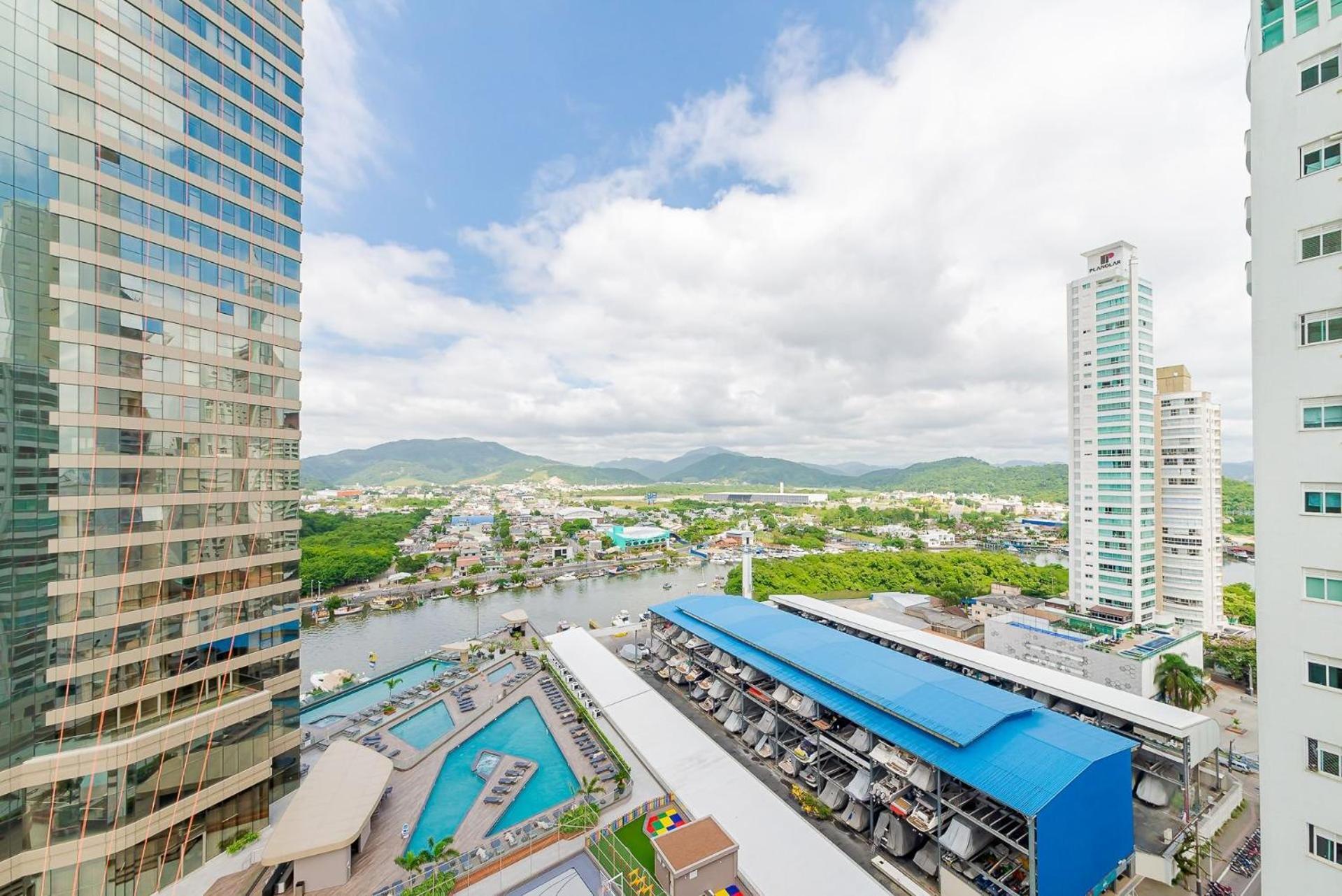 Apto Amplo 1Suite Mais 2Quartos - Quadra Mar 50M Da Praia - Somente Familiares Balneário Camboriú Esterno foto