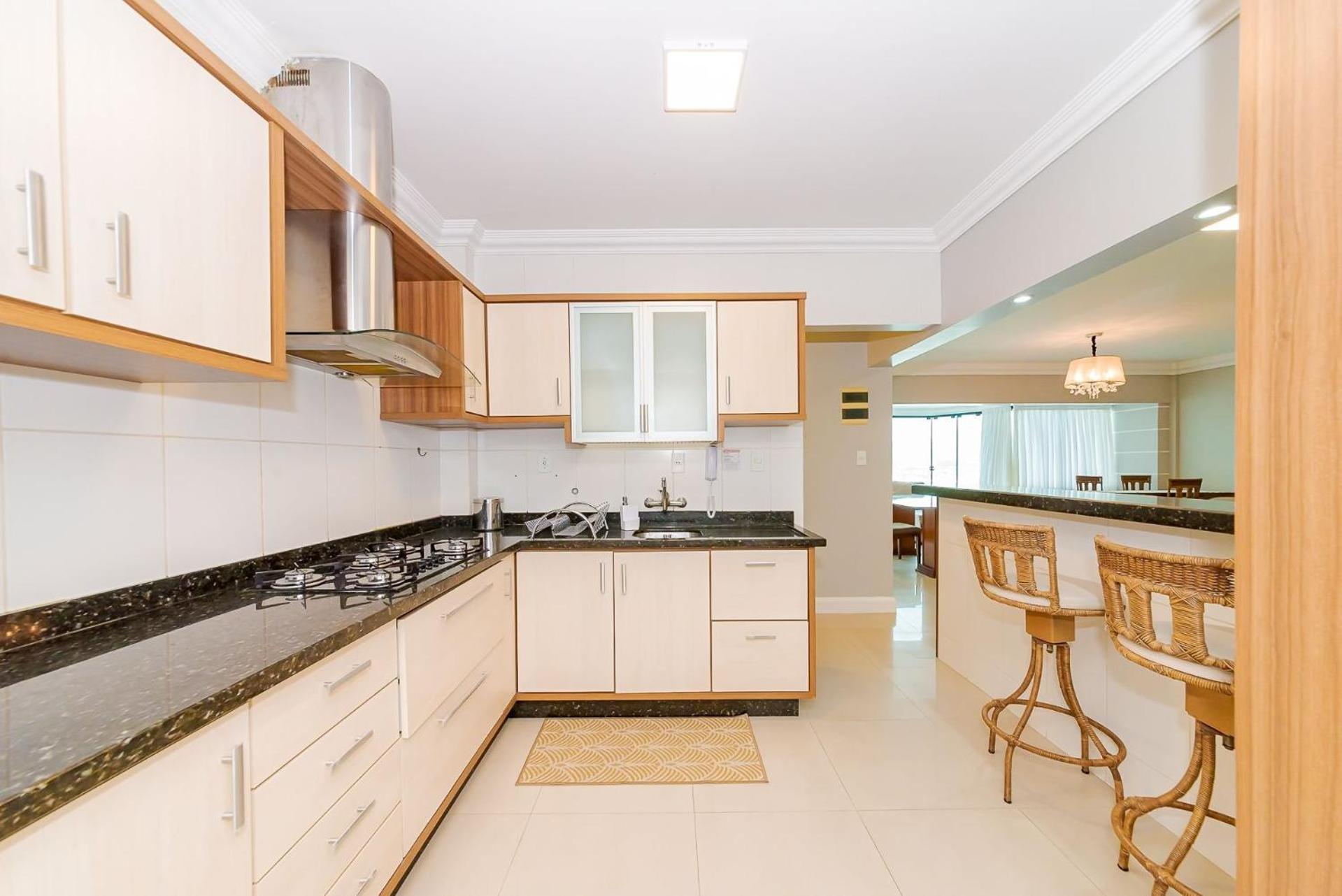 Apto Amplo 1Suite Mais 2Quartos - Quadra Mar 50M Da Praia - Somente Familiares Balneário Camboriú Esterno foto